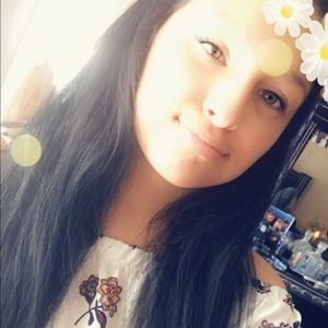 Meet your Posher, Elizabeth